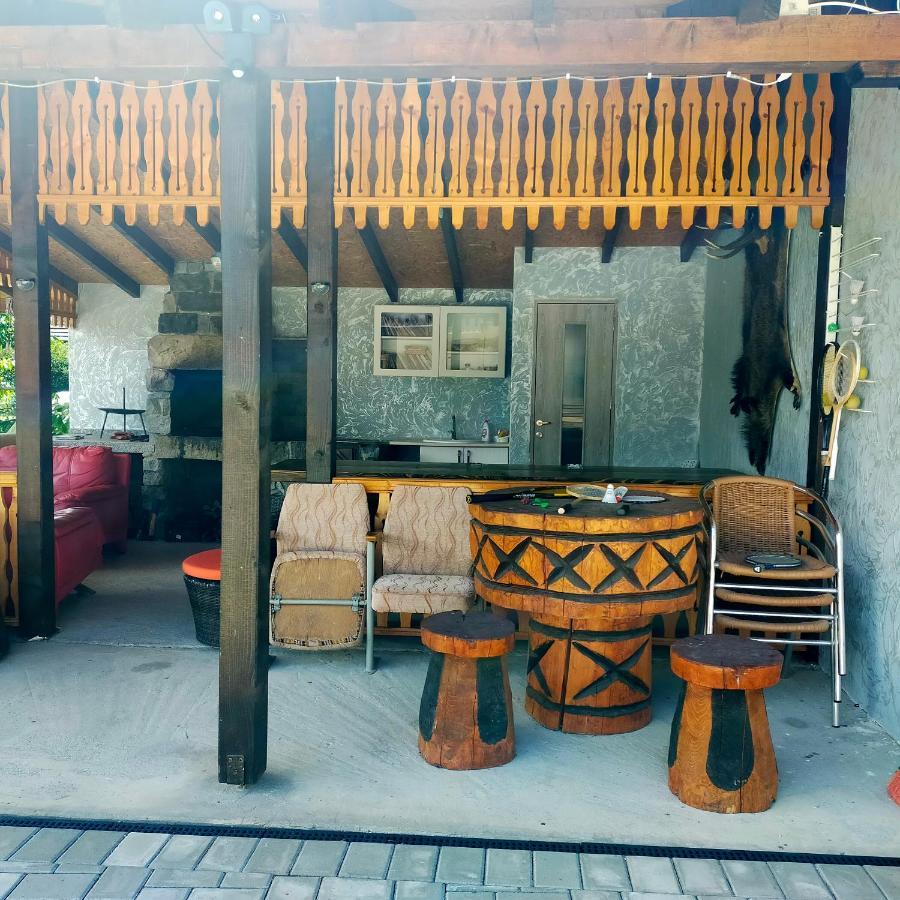 Casa Luna Gura Humorului Exterior foto